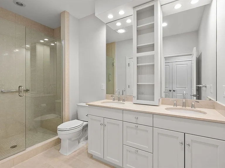 60 Graystone Cir #60 — Photo 28