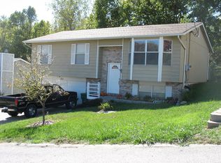 817 Country Haven Dr, Imperial, MO 63052