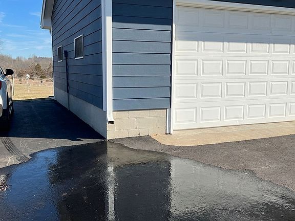 3rd image of 771 McCutcheon Rd