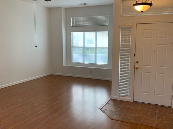 1660 Gill Dr, Dixon, CA 95620