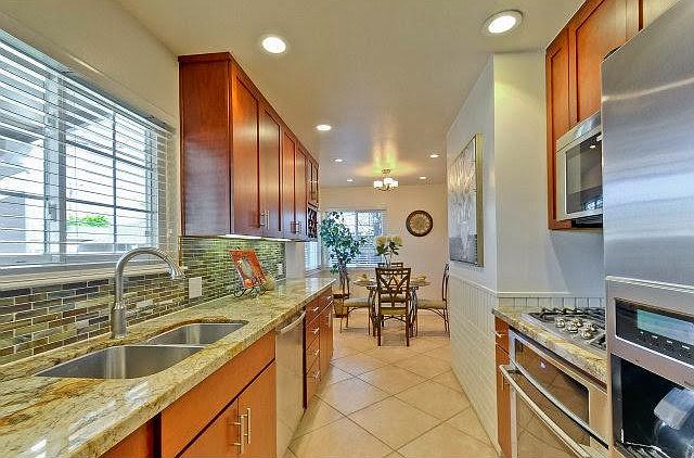 「覗くモノ」 2819 Schurz Avenue, Bronx, NY 10465 | MLS #881378 | Zillow