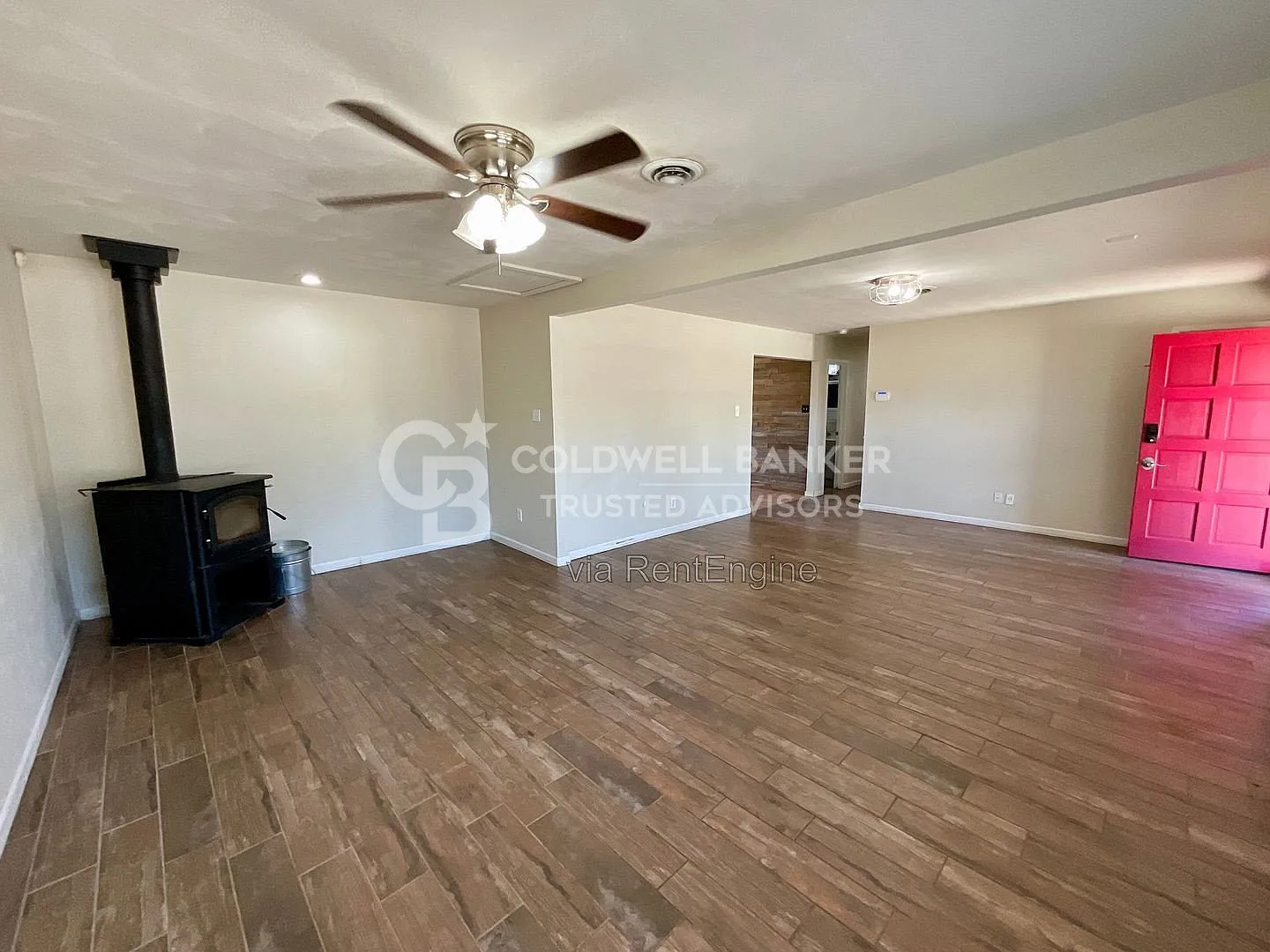 3 bed, 2.0 bath, 1350 sqft, $1,375 — Photo 3