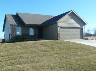 6995 N 141st St, Basehor, KS 66077
