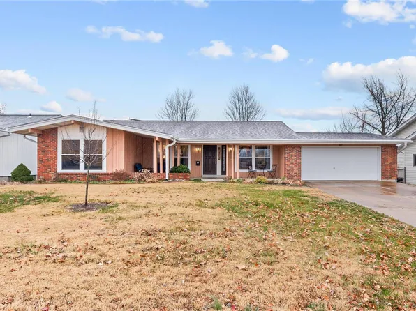 637 Coachway Ln, Hazelwood, MO 63042