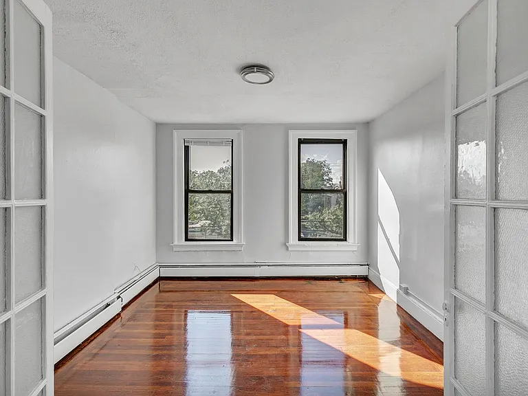 33 Howe St #35 — Photo 25