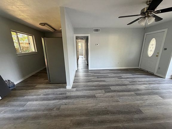 4th image of 226 California Dr