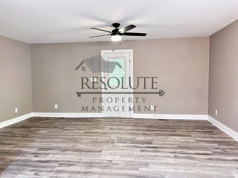 520 Brent Rd — Photo 6