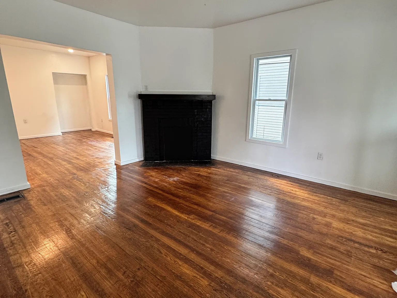 2 bed, 1.5 bath, 1360 sqft, $1,200 — Photo 3