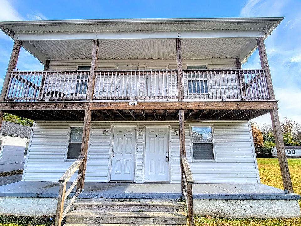 1st image of 2231 E Washington St #B