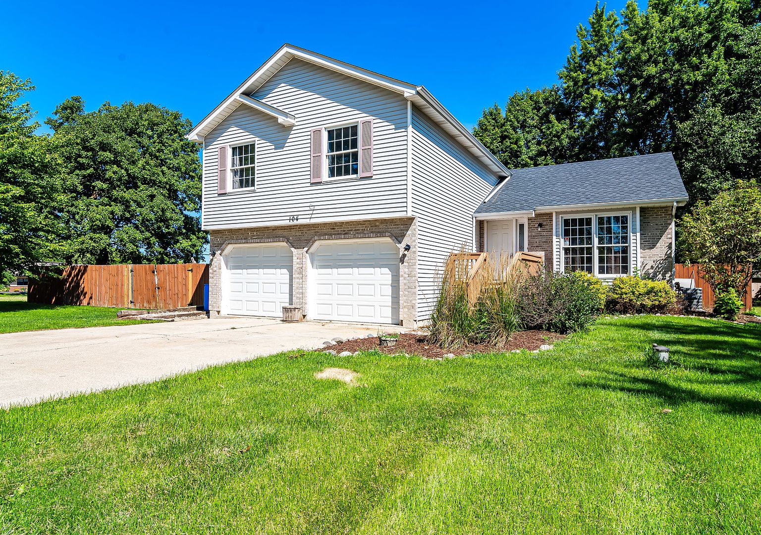 104 E 3rd St, Sheridan, IL 60551 Zillow