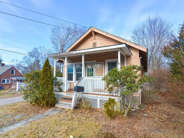 29 Union St, Millis, MA 02054