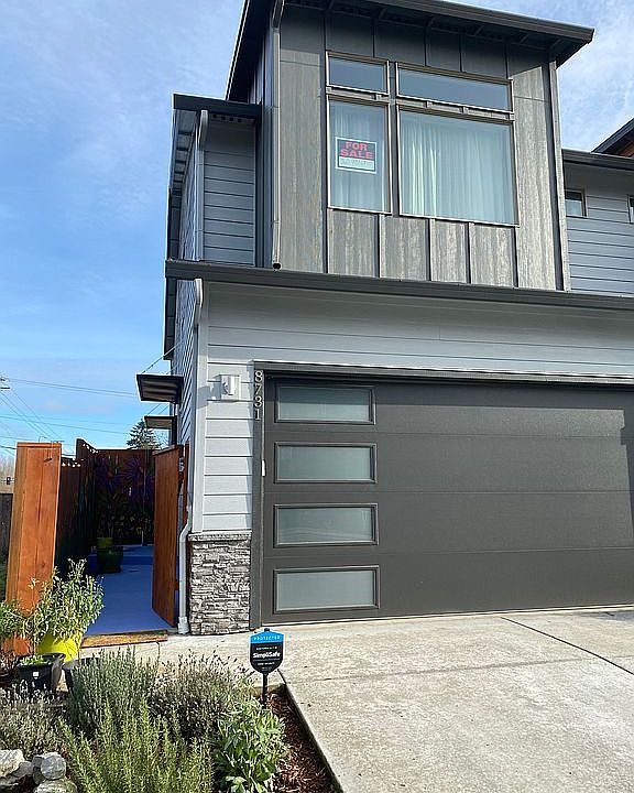 1st image of 8731 NE 43rd Pl