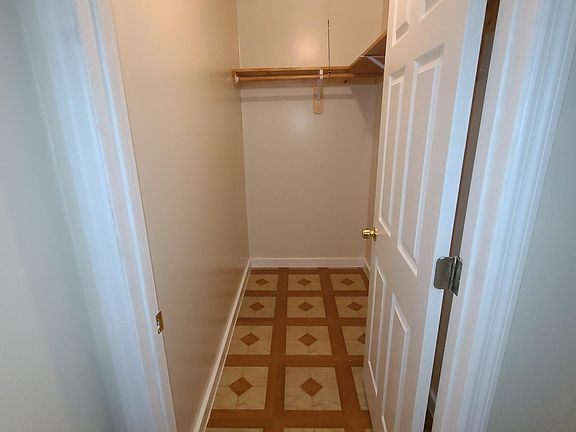 3rd image of 7 Finnegan Ln #1