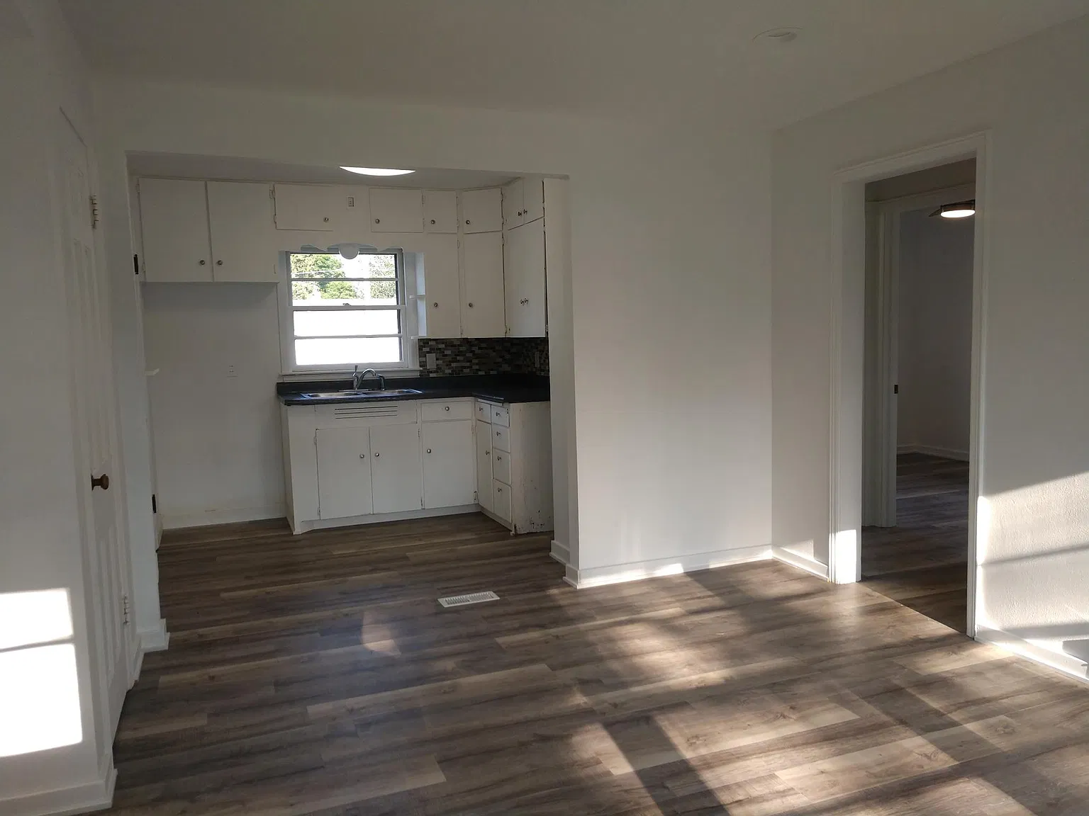 2 bed, 615 sqft, $975 — Photo 4