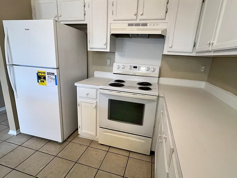 2366 Trafalgar Dr — Photo 10