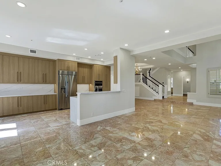 2468 Aquasanta — Photo 17