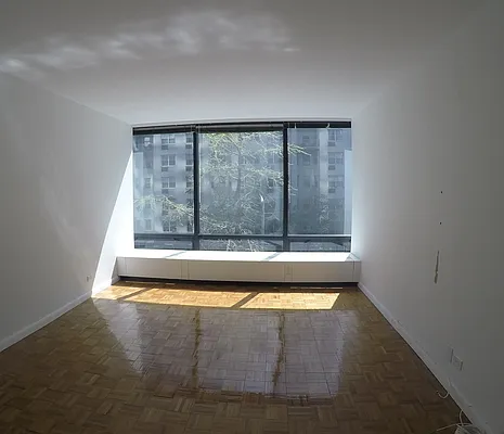 Rented by Solow Realty | media 18