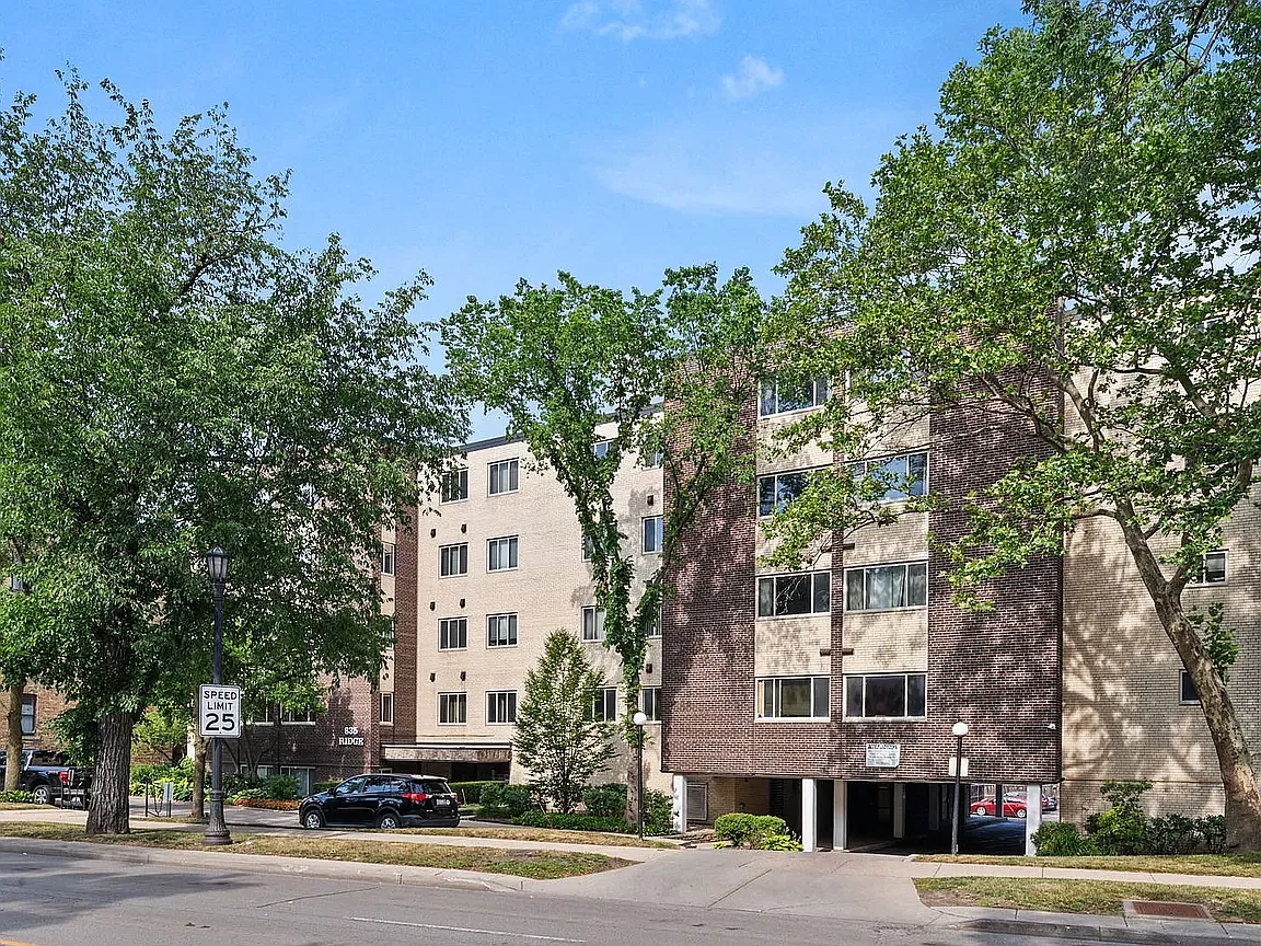 2 bed, 1000 sqft, $2,900 — Photo 1