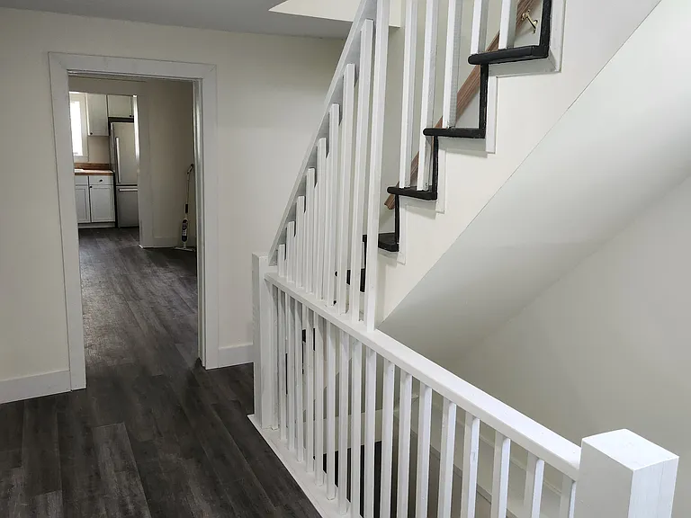 2335 Easley Ave — Photo 2
