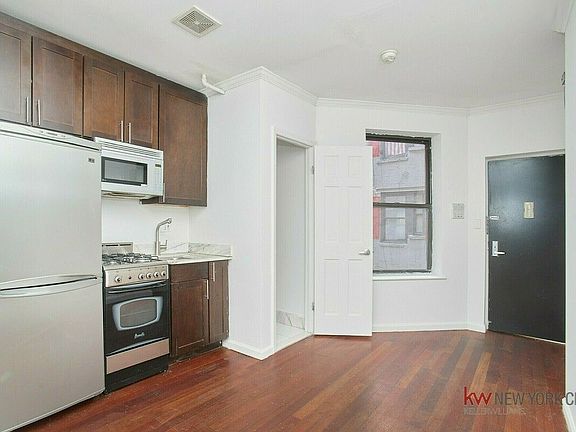 5th image of 508 E 12th St APT 4
