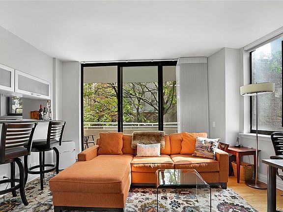 3rd image of 140 Charles St APT 4D