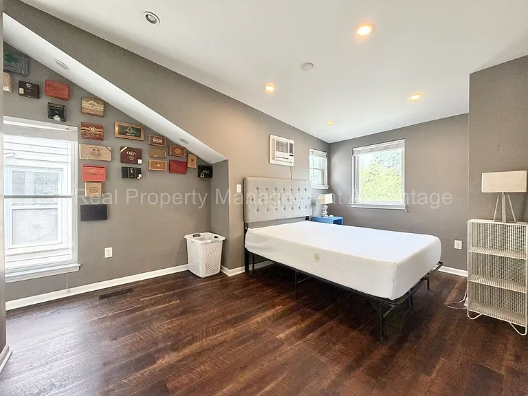 340 E. Cambourne. — Photo 11