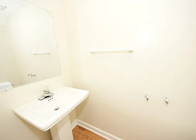 115 Roberta Dr #B — Photo 14
