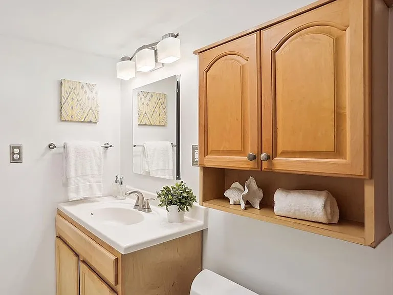 10 Monroe St #302 — Photo 34