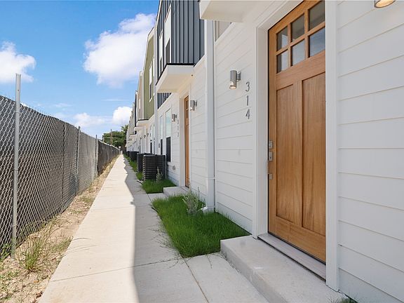 3rd image of 2925 Spruce Valley Ln #310