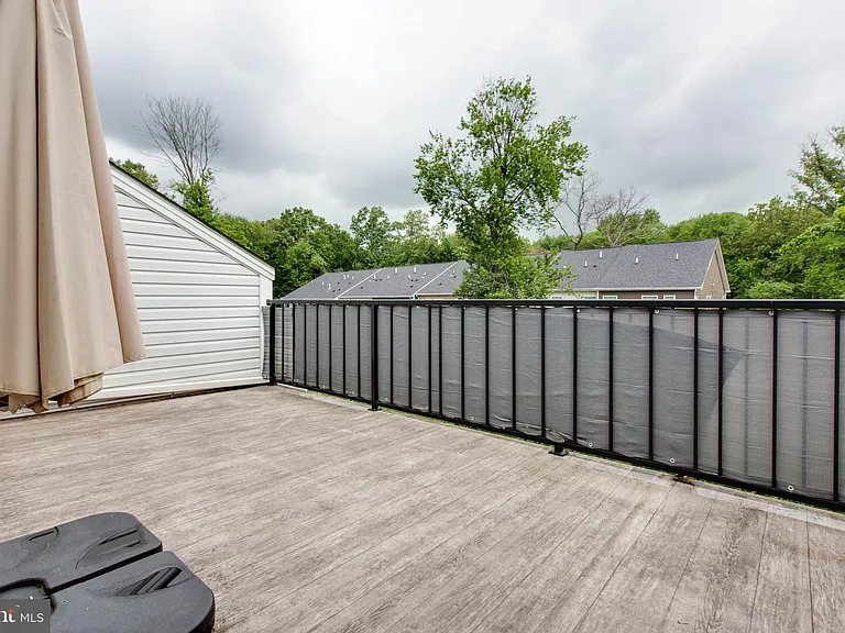 1022 Linden Dr — Photo 41
