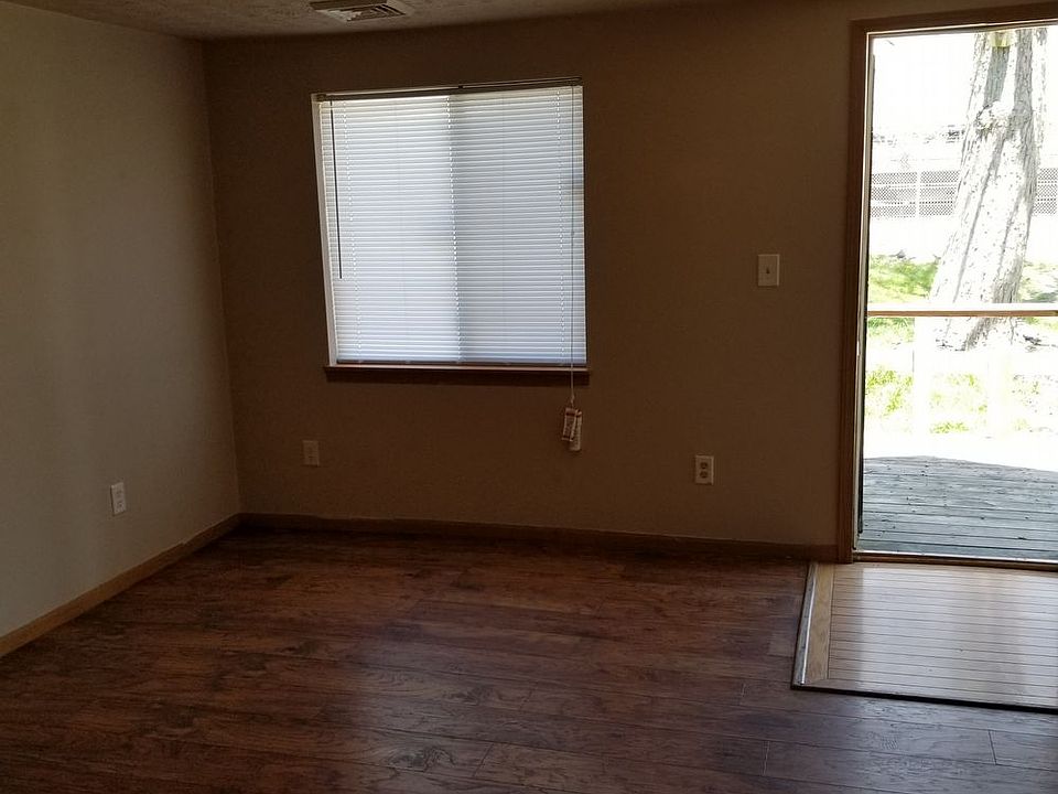 2nd image of 4417 Prospect St