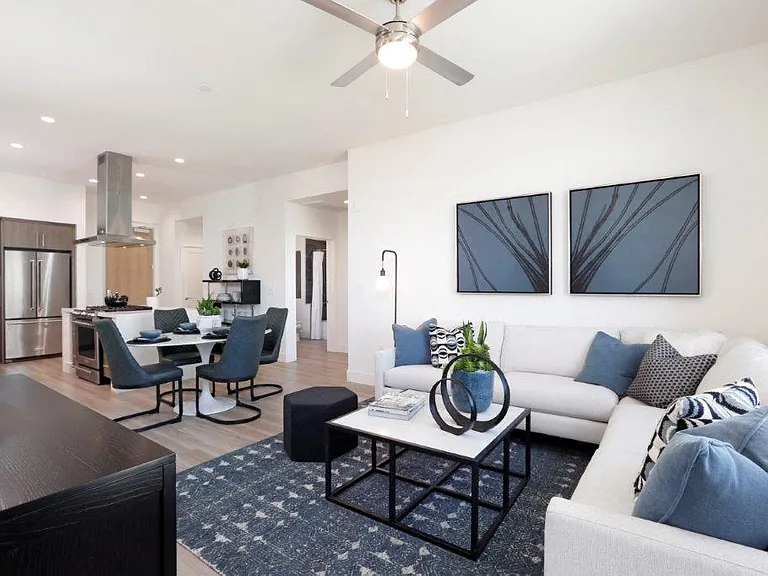 Relaxed Living | 2B B705 Club Collection
