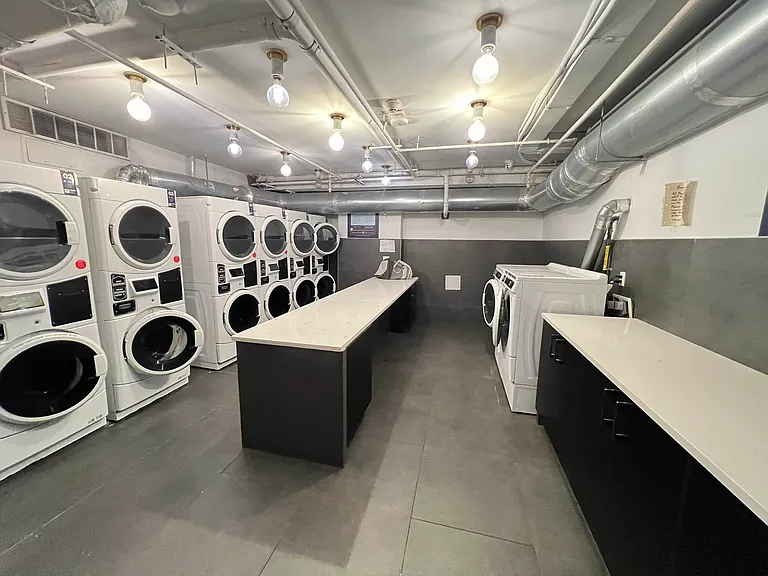 1794 Ocean Ave #2A — Photo 9