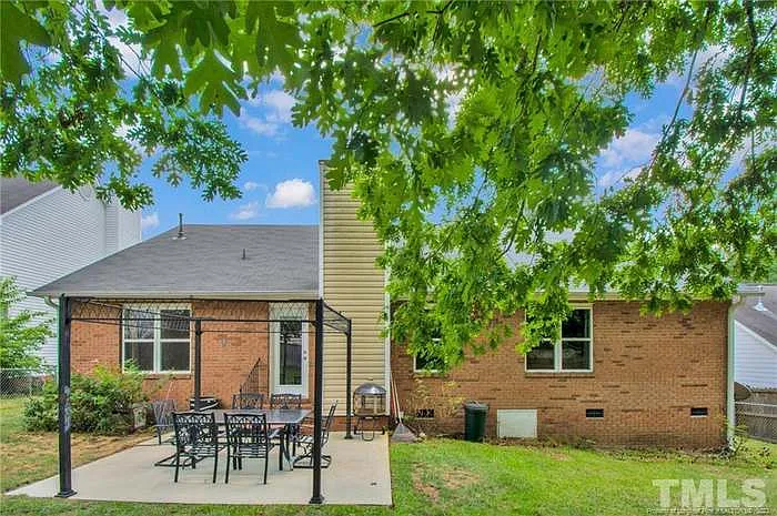 3024 Coachway Dr — Photo 15