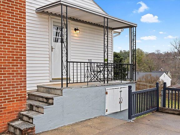 5th image of 1309 Blandford St