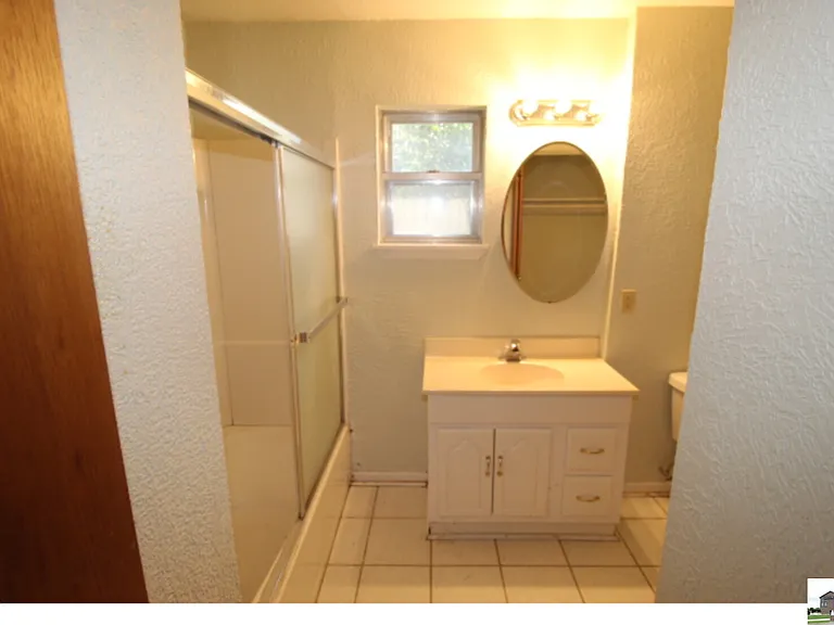 409 Oak St — Photo 25
