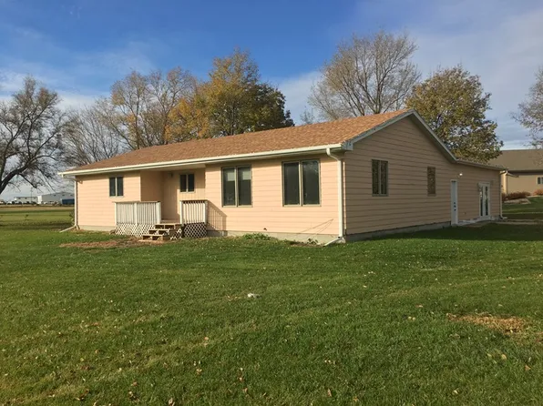 1106 Laurel St, Tyndall, SD 57066