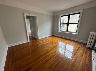 35-10 35th St #B45, Astoria, NY 11106