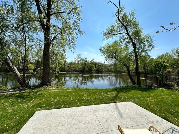 192 Transit Ave, Roseville, MN 55113