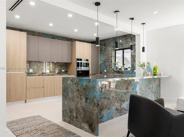 312 NE 90th St, El Portal, FL 33138