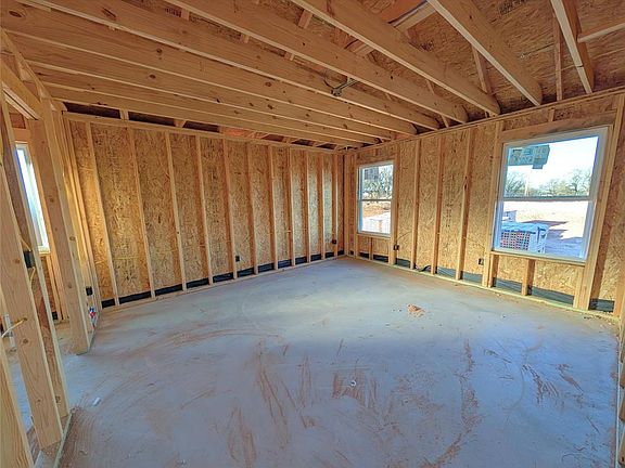 5th image of 2204 Winter Ridge Rd