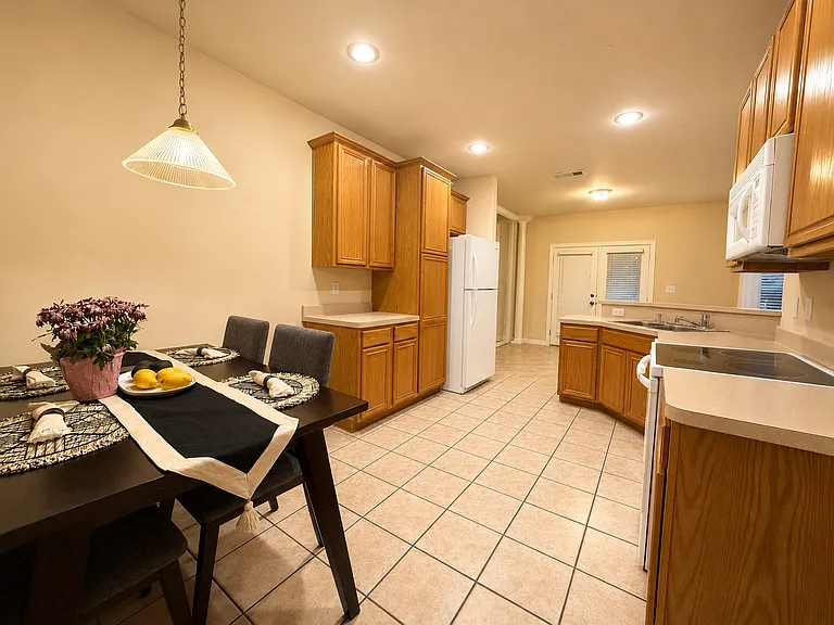 9929 Dryden Ln — Photo 6