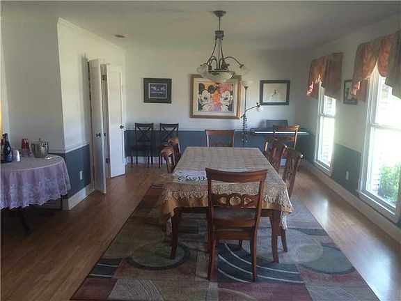 4th image of 12 Mercurey Dr