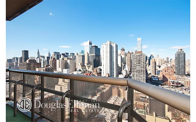 Sold by Douglas Elliman | media 22