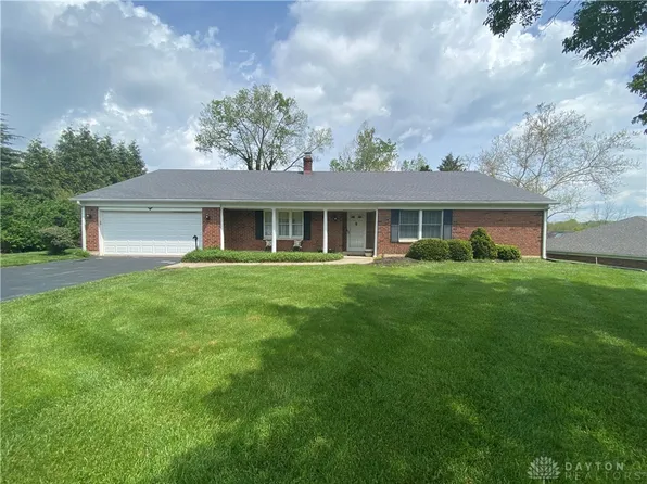 925 Cedar Creek Cir, Dayton, OH 45459