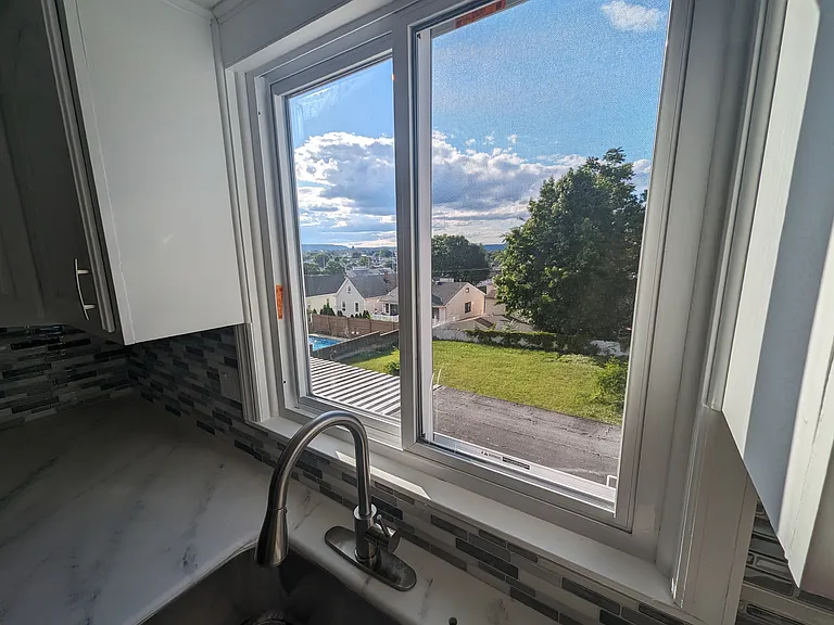 47 Dewey St — Photo 6