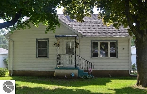 1st image of 212 6th St