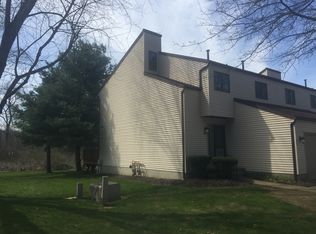 11 Greenwood Dr, Doylestown, OH 44230