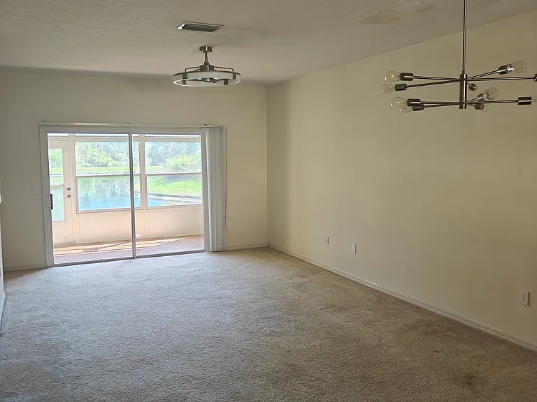 1050 Sleepy Oak Dr — Photo 4