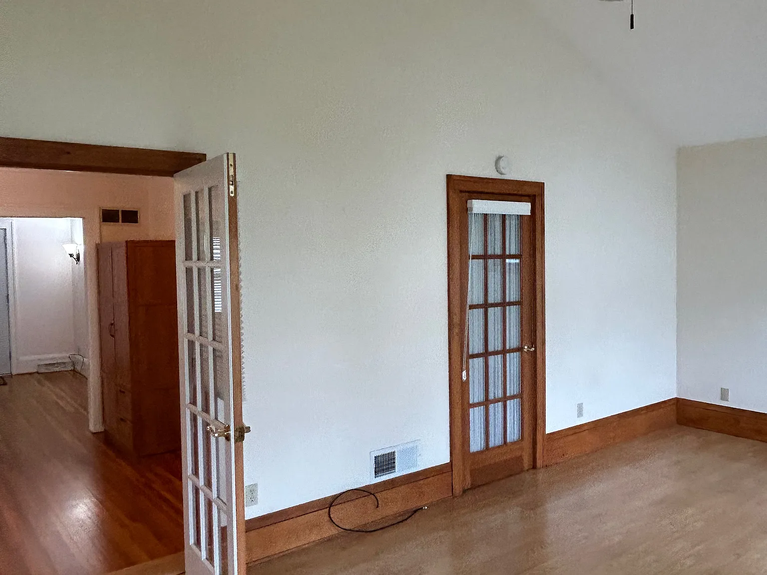 3 bed, 1200 sqft, $2,698 — Photo 4